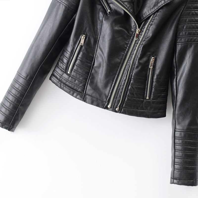 Damen Kunstleder Bikerjacke mit gesteppten Details und schmalem Schnitt EB