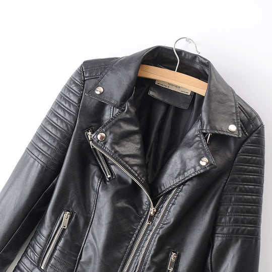 Damen Kunstleder Bikerjacke mit gesteppten Details und schmalem Schnitt EB