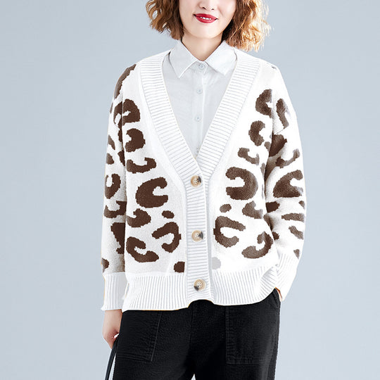 Damen Grobstrick-Cardigan mit auffälligem Leopardenmuster und großen Knopfdetails EB
