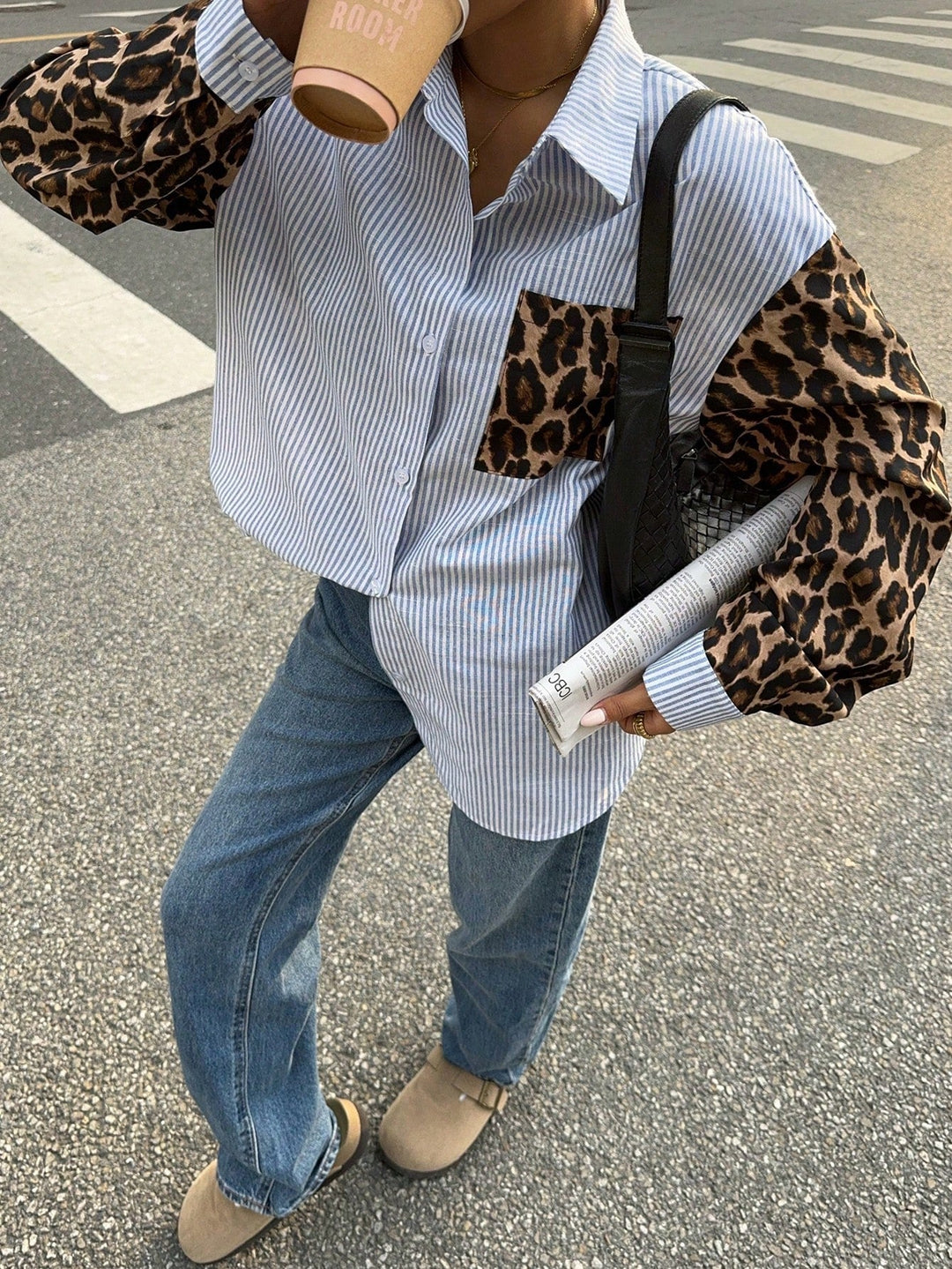 EB | Damenbluse mit Leo-Details Auffällig, Locker & Streetstyle Bereit