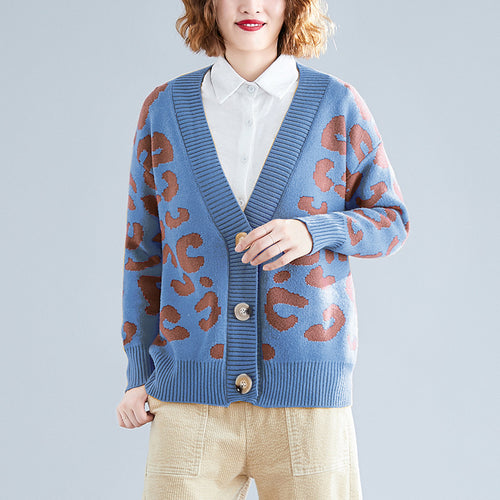 Damen Grobstrick-Cardigan mit auffälligem Leopardenmuster und großen Knopfdetails EB