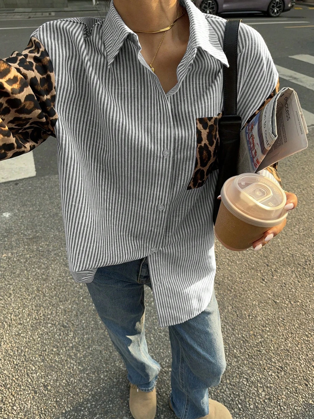 EB | Damenbluse mit Leo-Details Auffällig, Locker & Streetstyle Bereit