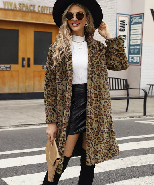 EB | Plüschjacke mit Leopardenmuster