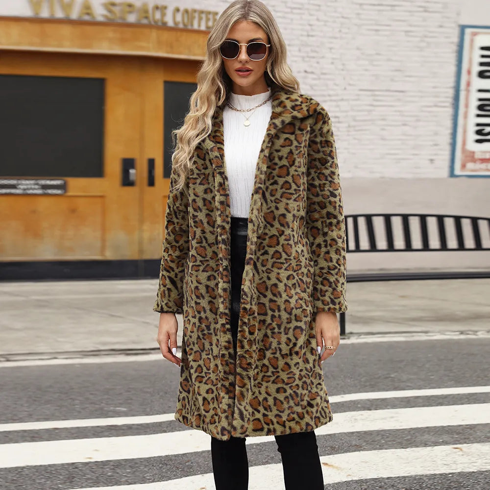EB | Plüschjacke mit Leopardenmuster