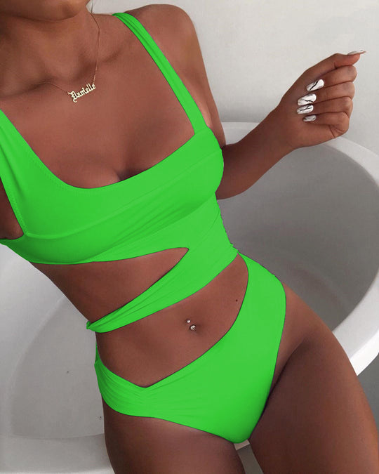 Damen Einteiler Badeanzug mit raffinierten Cut-Outs und modernem Design EB