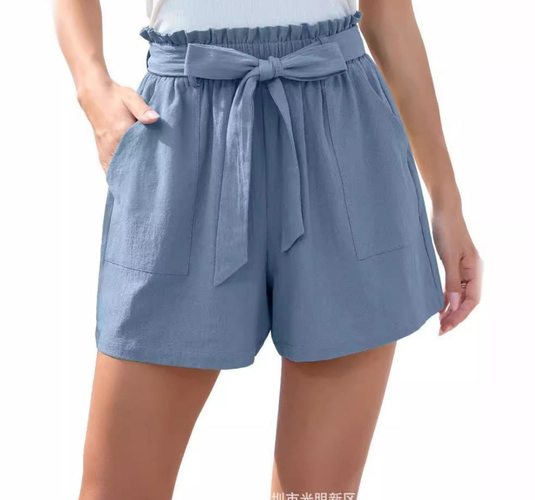 EB | Shorts mit Rüschenrand und Schleife