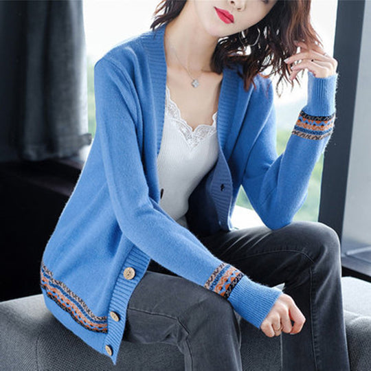Damen Strickjacke mit eleganten Knopfdetails und modischer Häkelbordüre EB