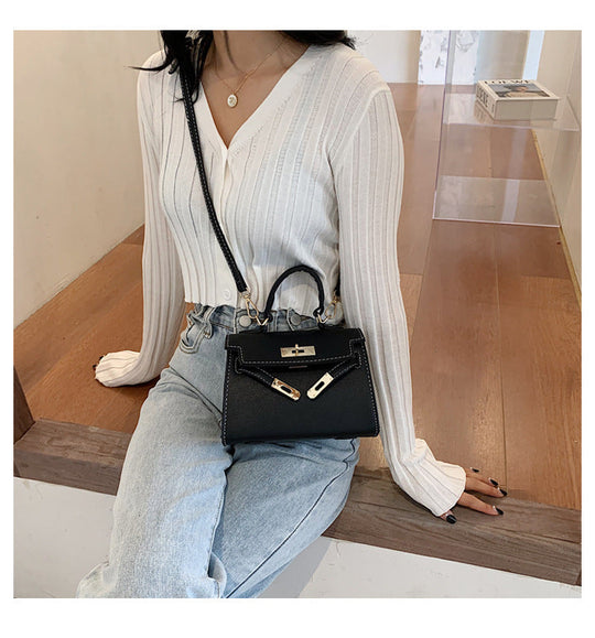 EB | Eine Seitliche Schultertasche Im Western-Stil