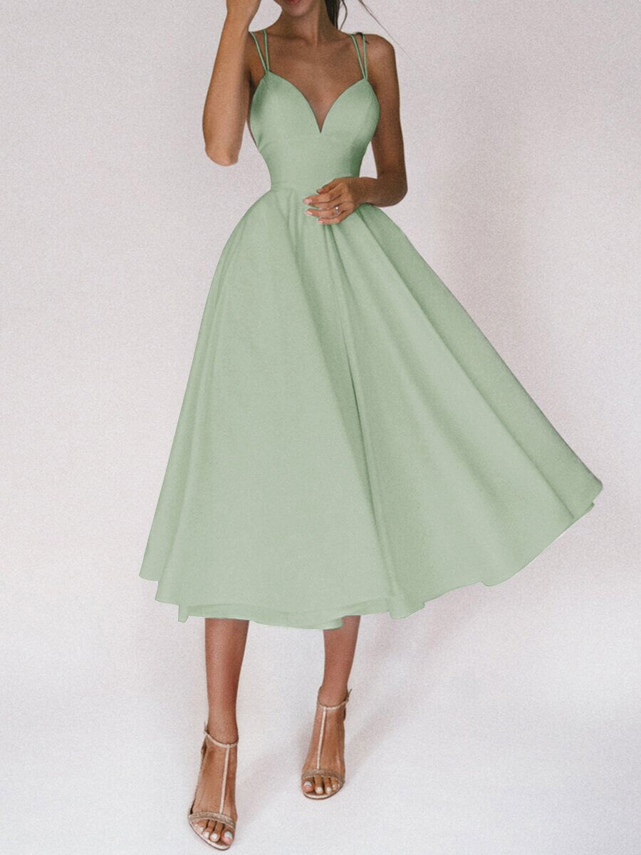 EB | Grace Das Elegante Trägerkleid mit V-Ausschnitt