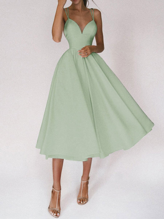 EB | Grace Das Elegante Trägerkleid mit V-Ausschnitt