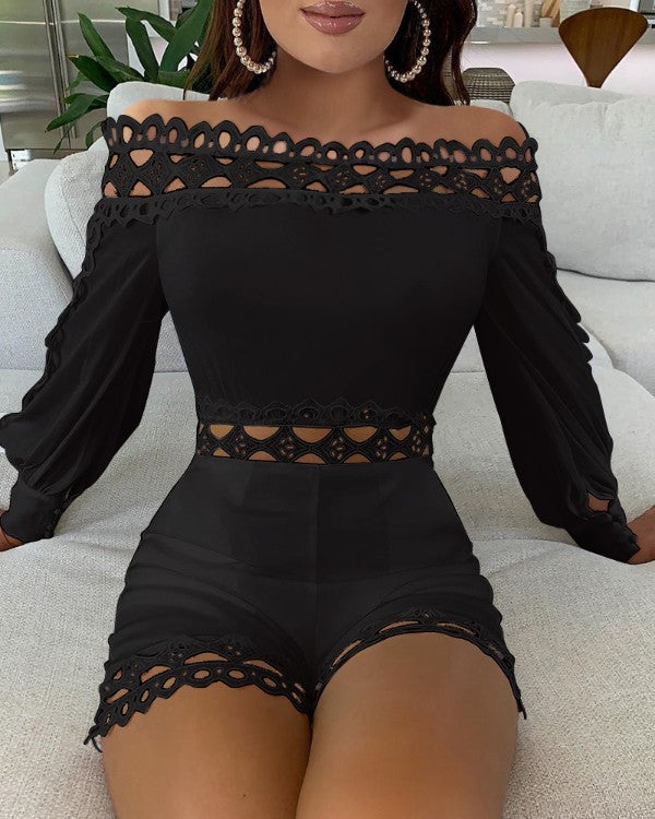 Damen Oberteil mit Cut-Outs und bezauberndem Spitzenborte EB