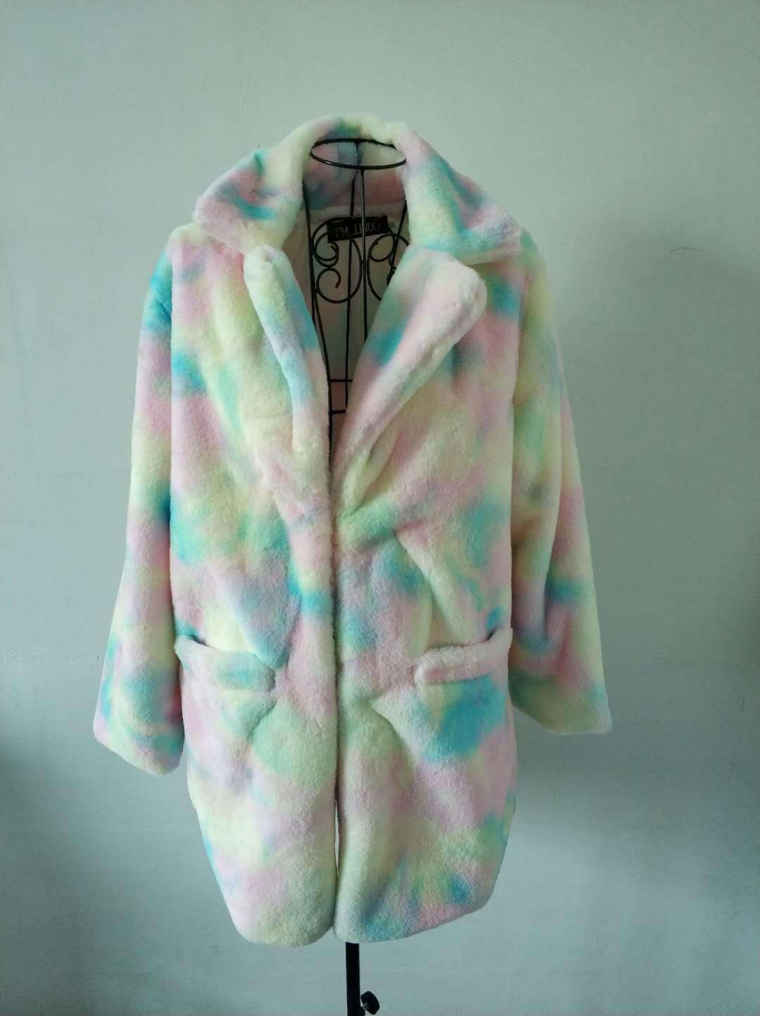 Damen Luxuriöse Plüschjacke im Oversized-Schnitt EB