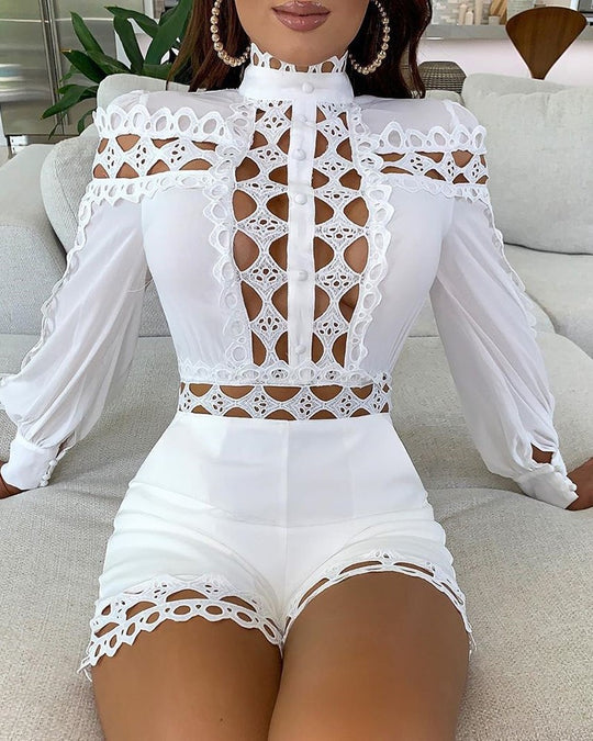 Damen Oberteil mit Cut-Outs und bezauberndem Spitzenborte EB
