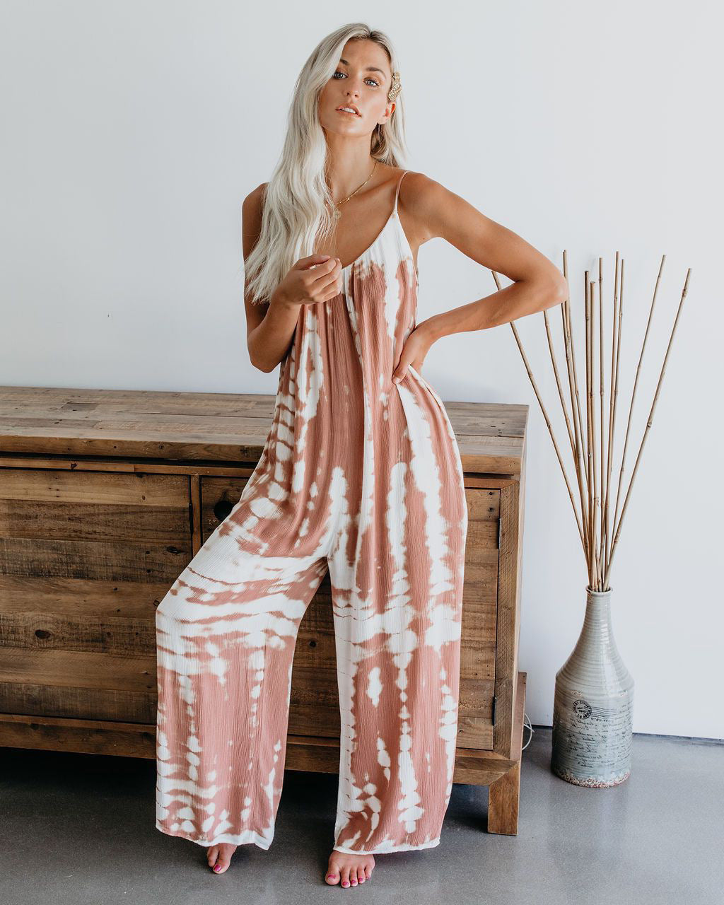 Damen Lässiger Maxijumpsuit aus leichtem Stoff mit Tie-Dye-Muster EB