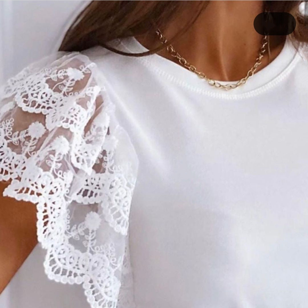 Damen T-Shirt mit zauberhaften Spitzenärmeln EB