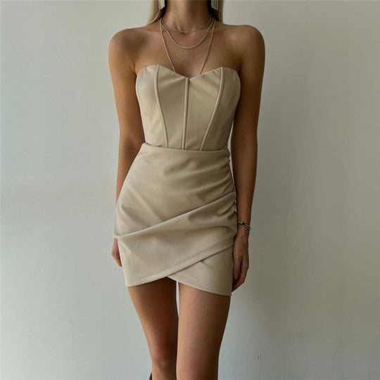 EB | Schlauchtop und hippes PU-Kleid