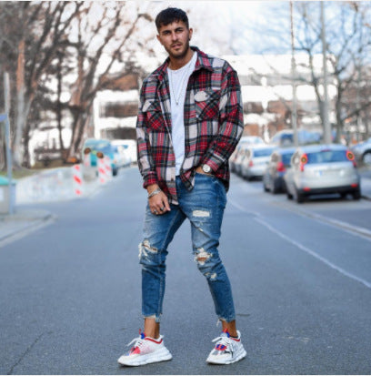 Herren modische Slim Fit Jeans mit angesagten Rissen und Verjüngung EB