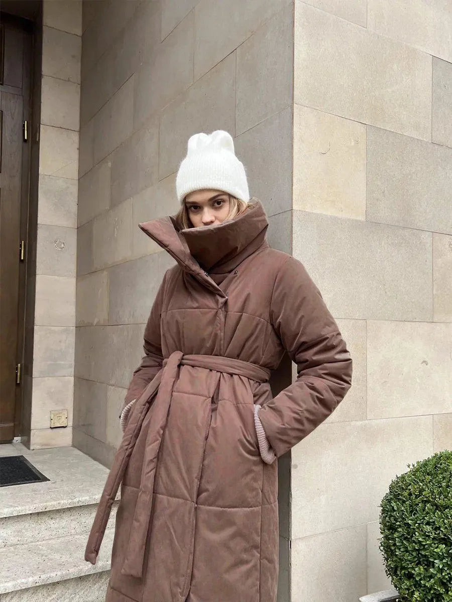 EB | Eleganter Wintermantel mit breitem Kragen