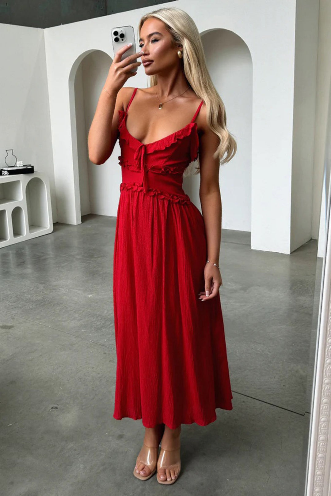 EB | Kleid mit Hosenträgern und Rüschen