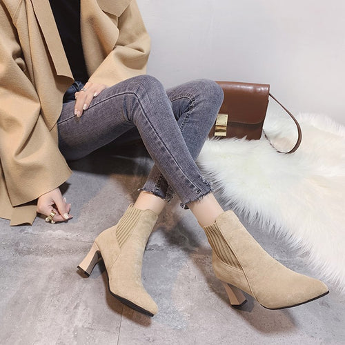 Damen nan spitze Ankleboots mit seitlichem Stretch-Einsatz und sculpted Blockabsatz EB