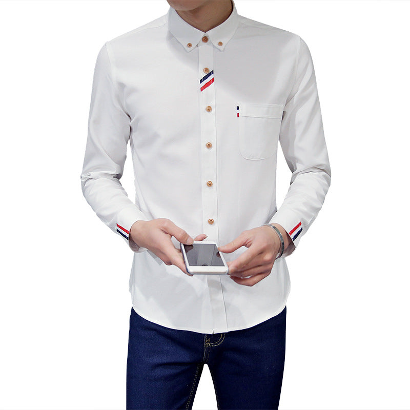 Herren nan tailliertes Button-Down-Hemd mit dezentem Tricolour-Besatz und bügelleichter Baumwollstretchqualität EB