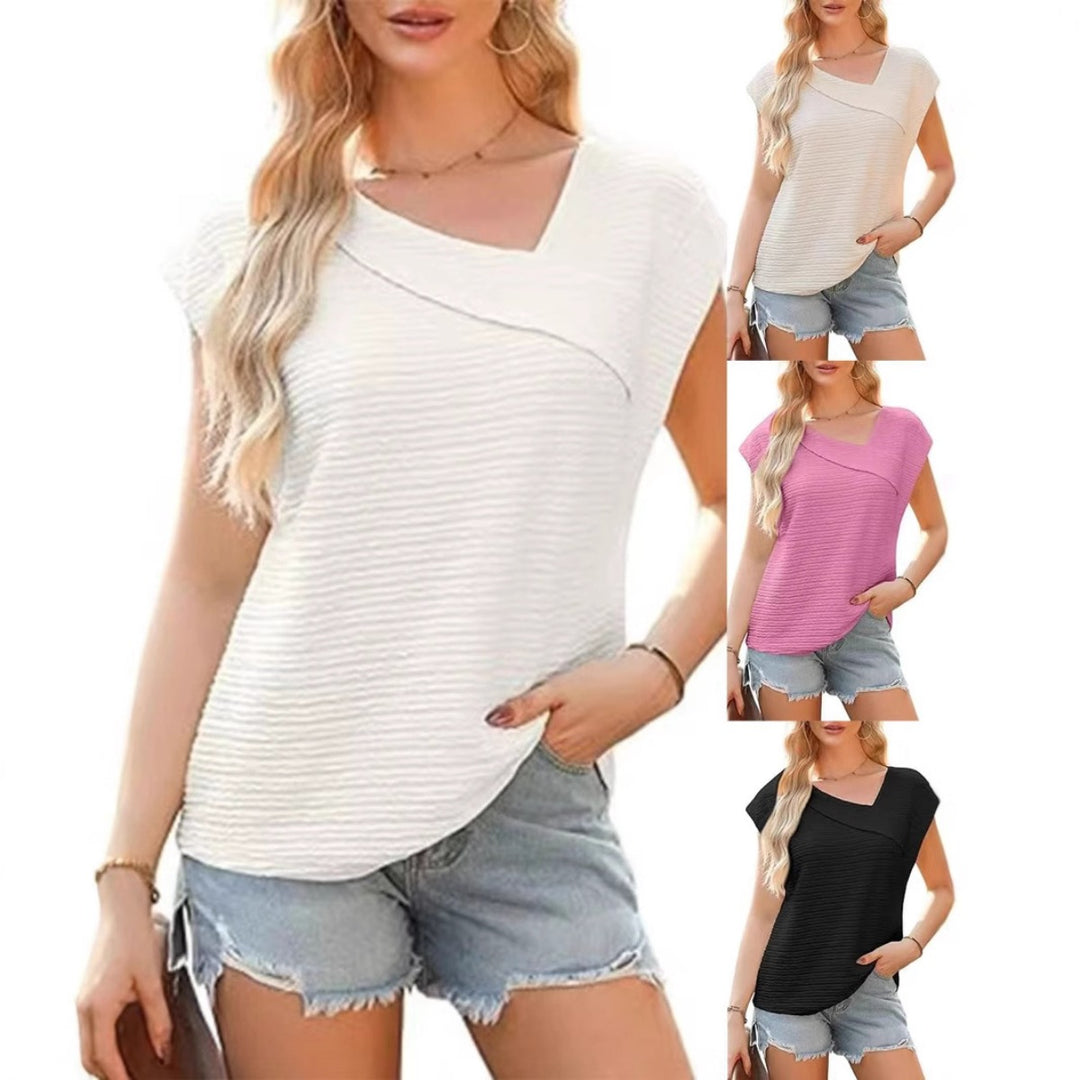 EB | T-Shirt mit schrägem Ausschnitt und kurzen Ärmeln