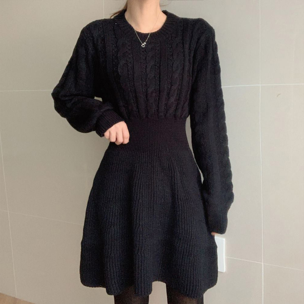 Damen Strickkleid mit strukturiertem Zopfmuster und femininer Silhouette EB