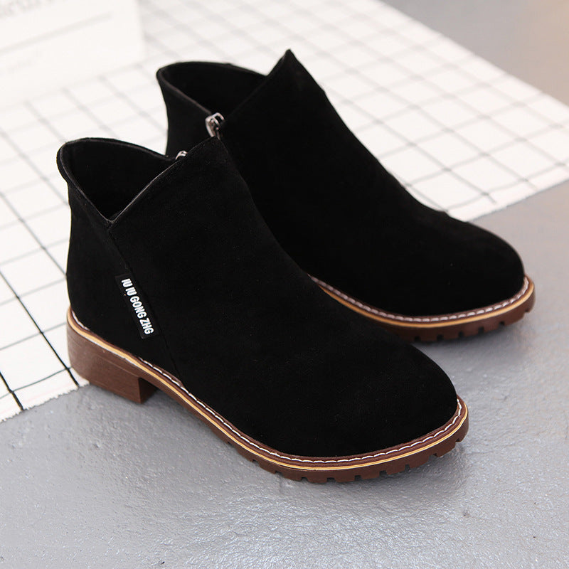 Damen nan knöchelhohe Wildlederoptik-Stiefelette mit seitlichem Reißverschluss, profilierter Gummisohle und komfortablem Blockabsatz EB