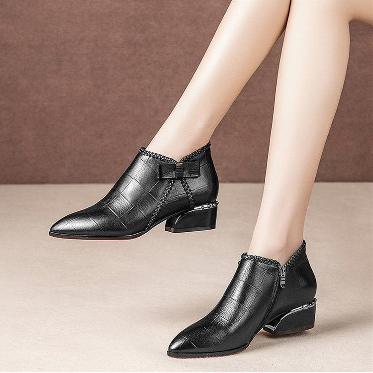 Damen elegante Ankle-Boots mit geflochtenem Detail und modischem Absatz EB