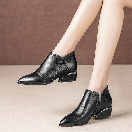 Damen elegante Ankle-Boots mit geflochtenem Detail und modischem Absatz EB