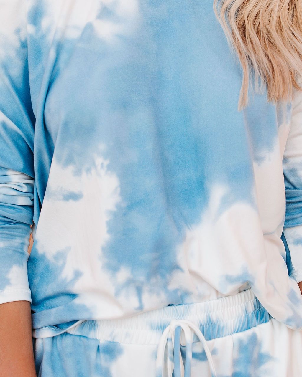 Damen lässiger Oversized Pullover im Batikdesign EB