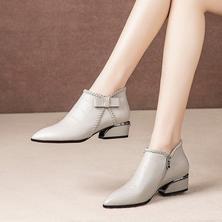 Damen elegante Ankle-Boots mit geflochtenem Detail und modischem Absatz EB