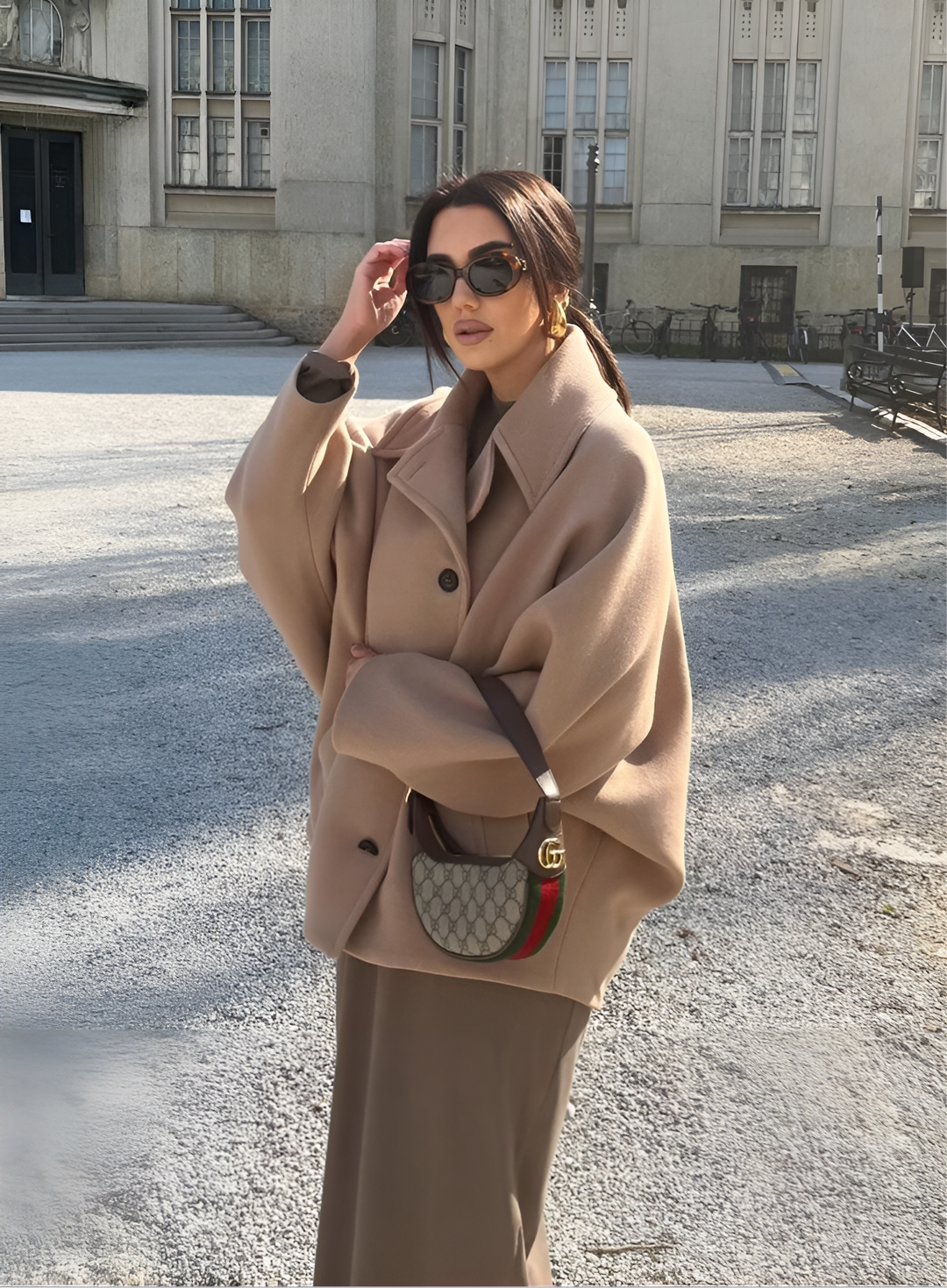 EB | Elegantes Damen-Cape mit Knöpfen und Wollmischung