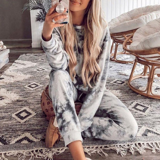 Damen lässiger Jogginganzug aus weichem Fleece-Material mit Batikdesign EB