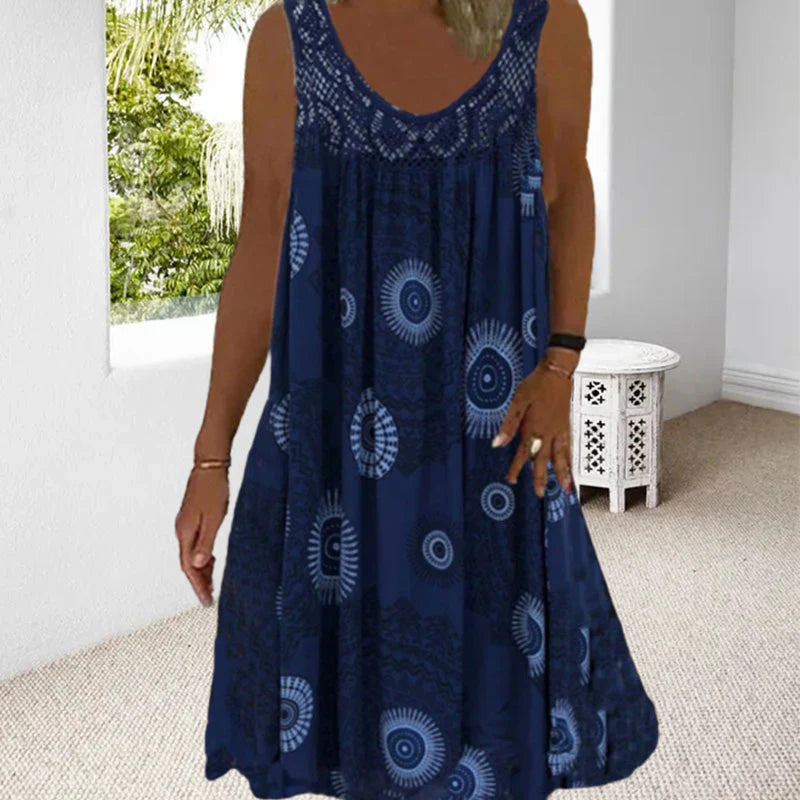 EB | Ärmelloses Kleid mit Lebendigem Boho-Print