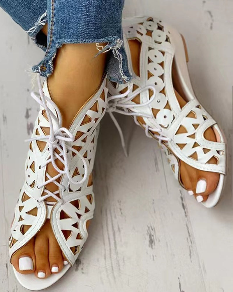 EB | Flache Sandalen mit Cutouts für Frauen