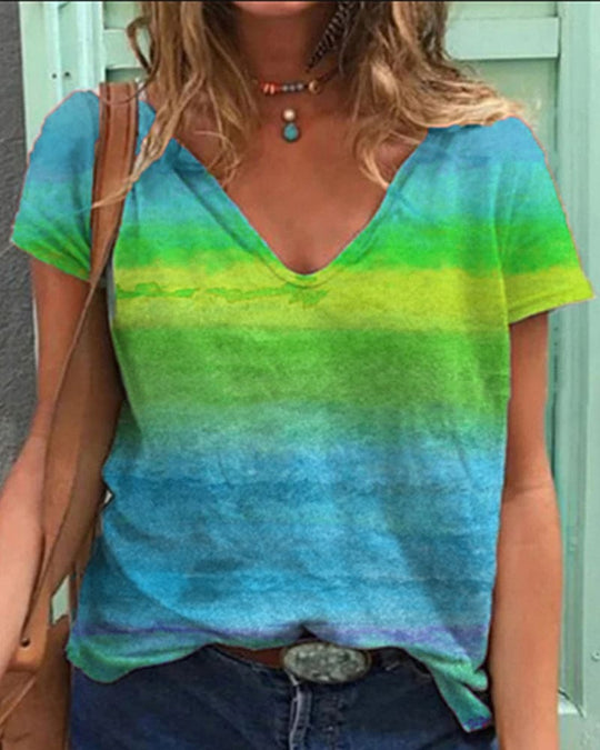 EB | Luftiges T-shirt mit V-ausschnitt und Regenbogenmuster