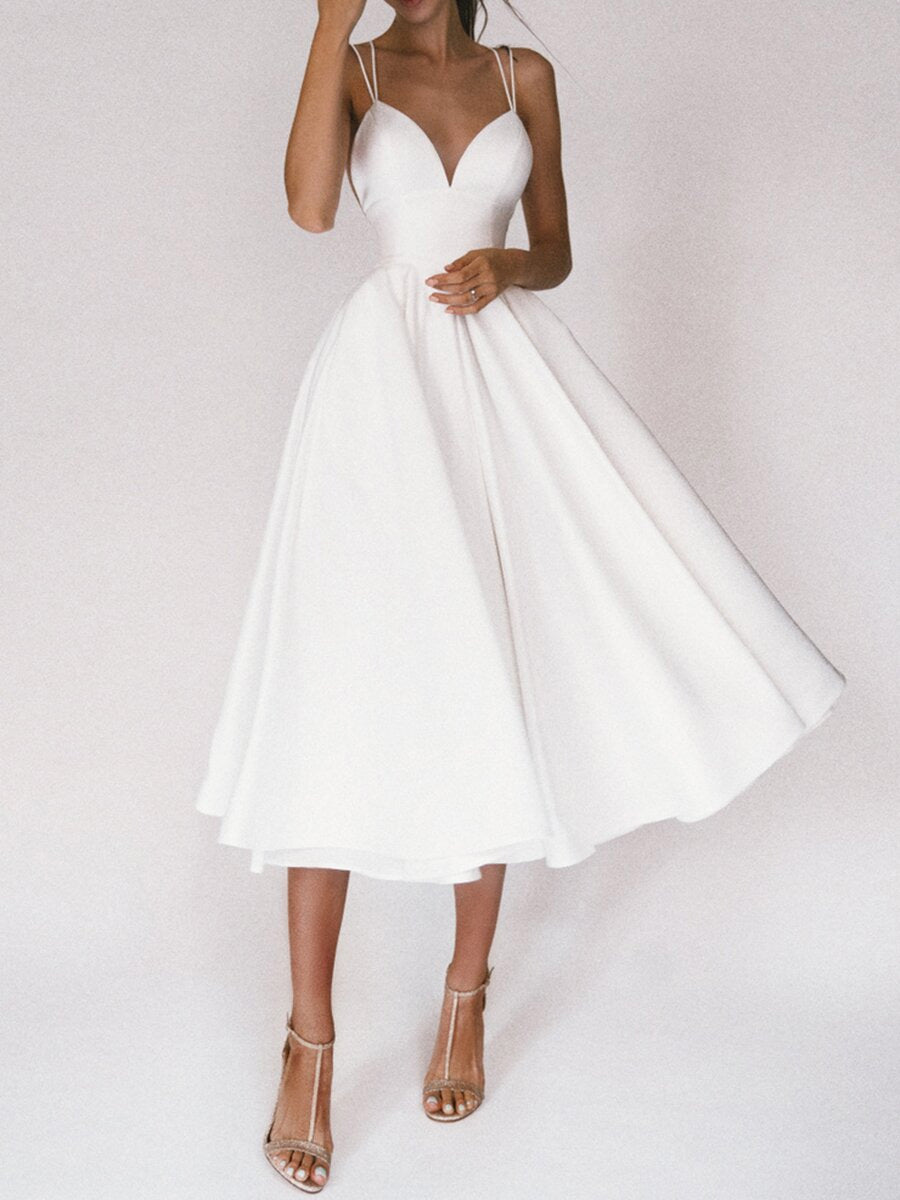 EB | Grace Das Elegante Trägerkleid mit V-Ausschnitt