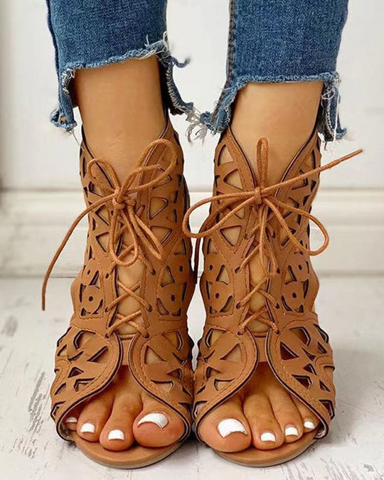 EB | Flache Sandalen Im Ethnischen Stil mit Aussparung