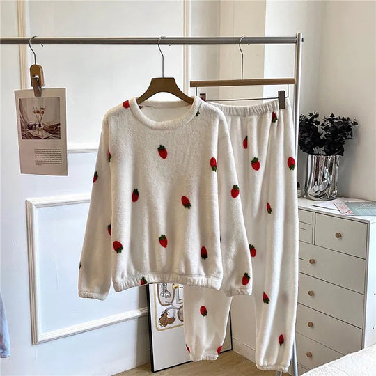 EB | Fleece Komfort Schlafanzug - Süß, warm und bequem in 7 trendigen Varianten