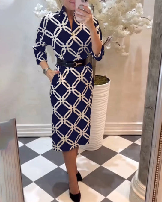 EB | Kleid mit Geometrischem Print und Seitlichem Schlitz