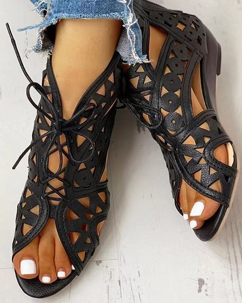 EB | Flache Sandalen Im Ethnischen Stil mit Aussparung