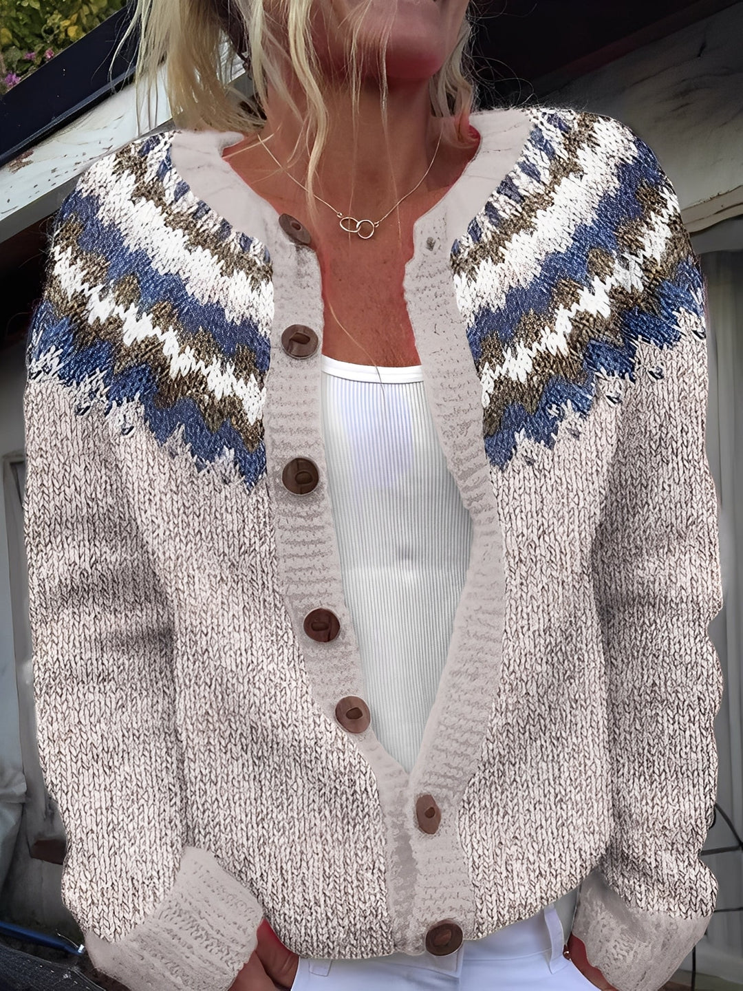EB | Elegante Damenstrickjacke mit Knöpfen