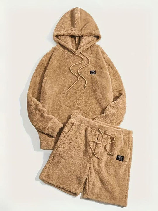 EB | Fluffy Hoodie und Shorts
