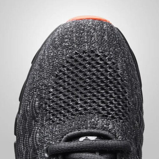 EB | Hardwell Flexstride Sneaker