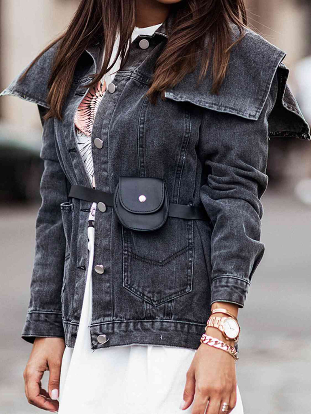 EB | Kragenhals Knopfverschluss Denimjacke