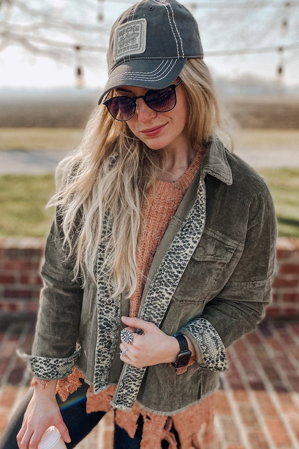 EB | Samtjacke mit Tierdruck Details Stilvoll und Einzigartig Ideal für Den Alltag