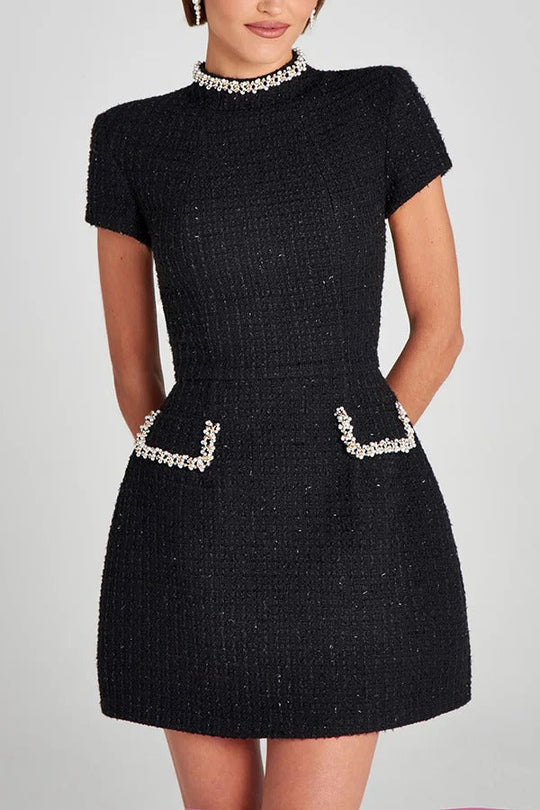 EB | Exquisite und Verspielt Tweed Stoff Perlenbesatz Kurzarm Eingrifftaschen Mini Kleid