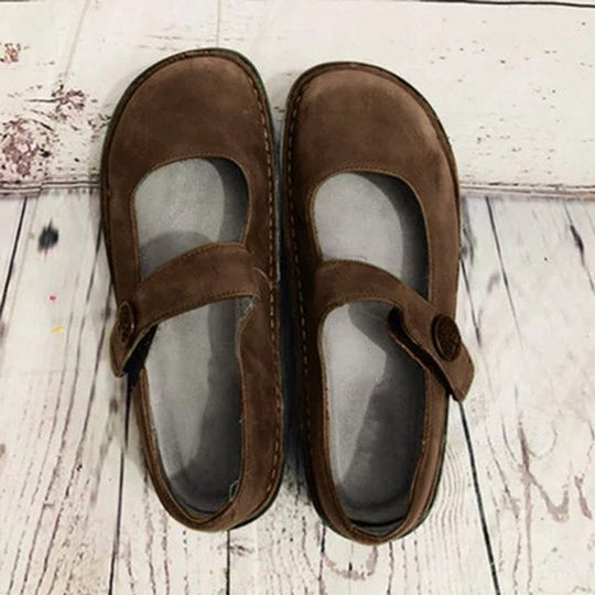 Elegante Damenschuhe mit Verzierungen EB