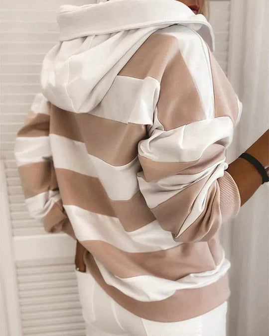 EB | Hoodie Strickdetails Lockere Passform Weiche Materialien